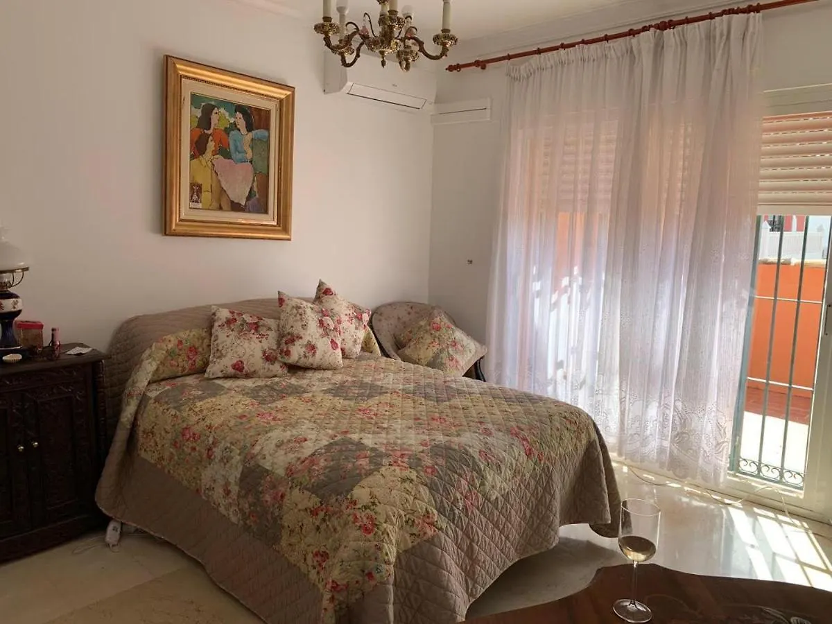 Chalet Con Piscina A 50 M De La Playa . Marbella Holiday home