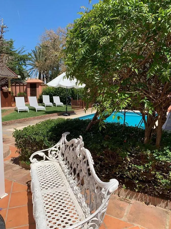 Chalet Con Piscina A 50 M De La Playa . Marbella