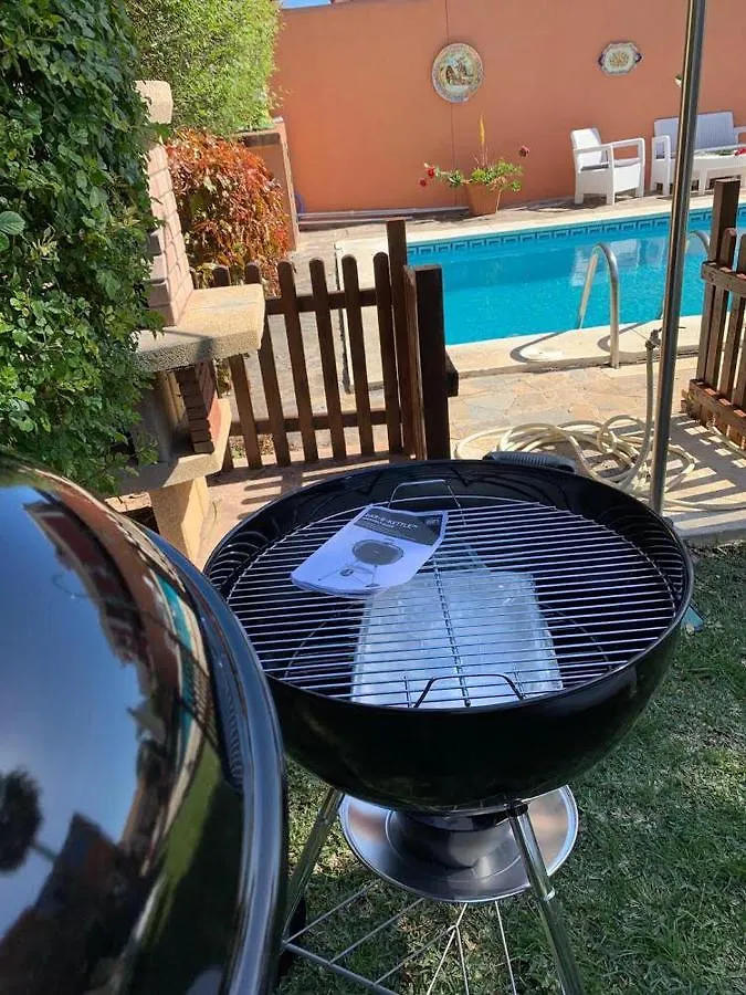 Chalet Con Piscina A 50 M De La Playa . Marbella Spain